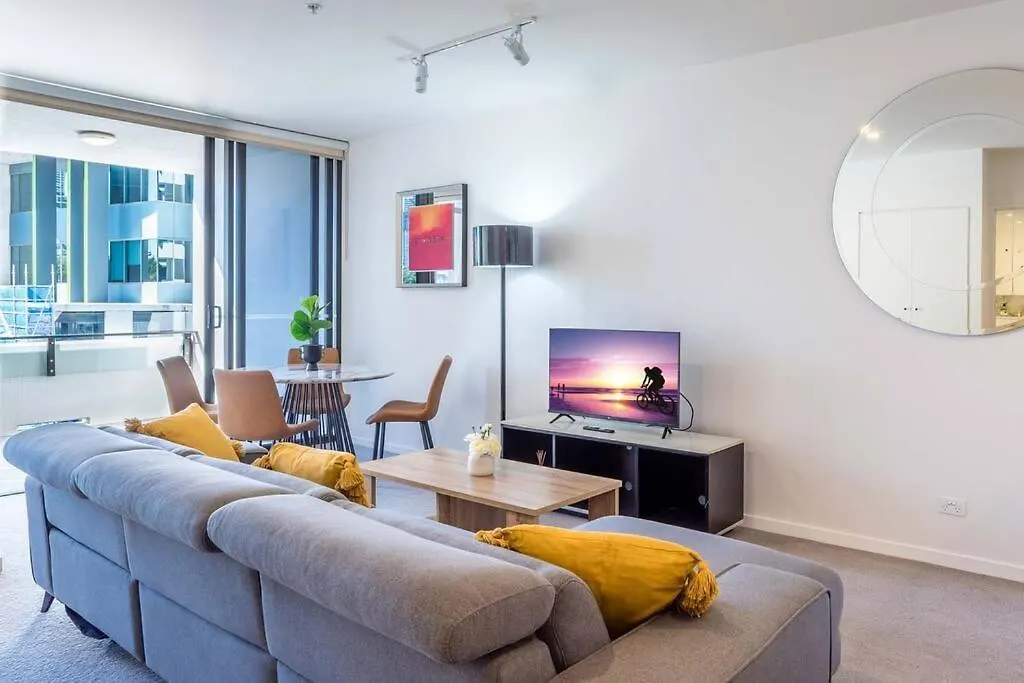 South Bank Central 1 Bedroom Apartment With Parking Brisbane