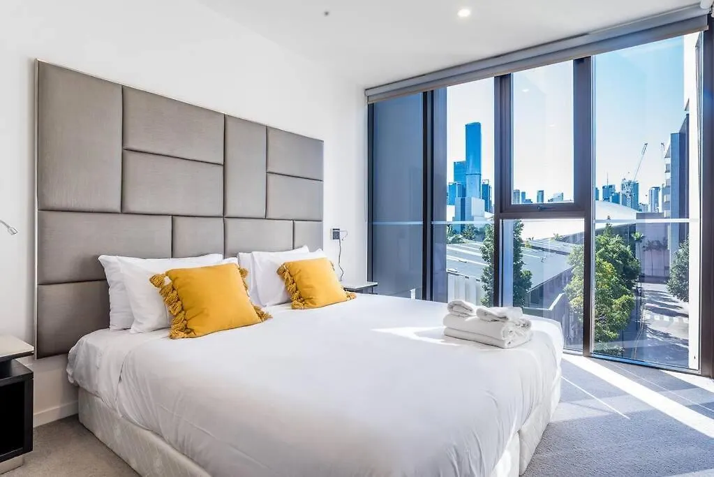 South Bank Central 1 Bedroom Apartment With Parking Brisbane