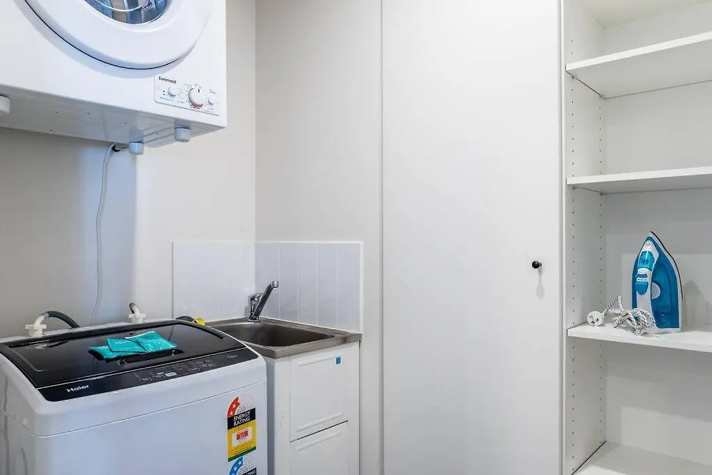 South Bank Central 1 Bedroom Apartment With Parking Brisbane 0*,  Australia