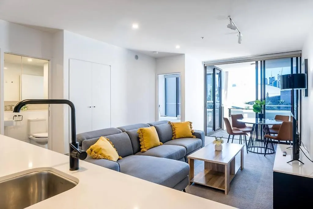 South Bank Central 1 Bedroom Apartment With Parking Brisbane