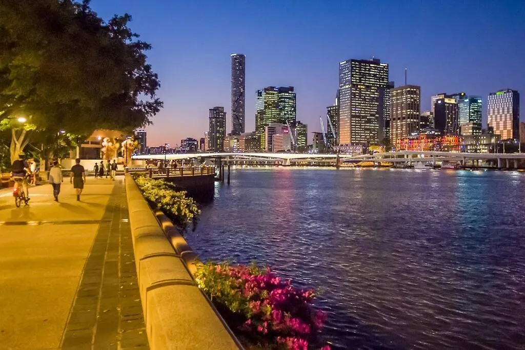 South Bank Central 1 Bedroom Apartment With Parking Brisbane