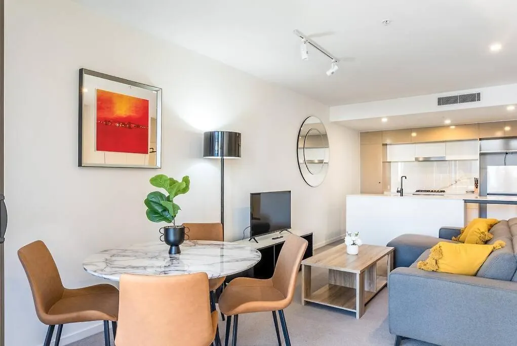 South Bank Central 1 Bedroom Apartment With Parking Brisbane