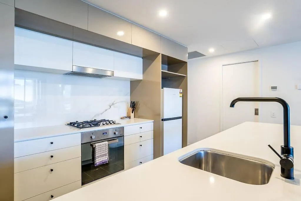 South Bank Central 1 Bedroom Apartment With Parking Brisbane